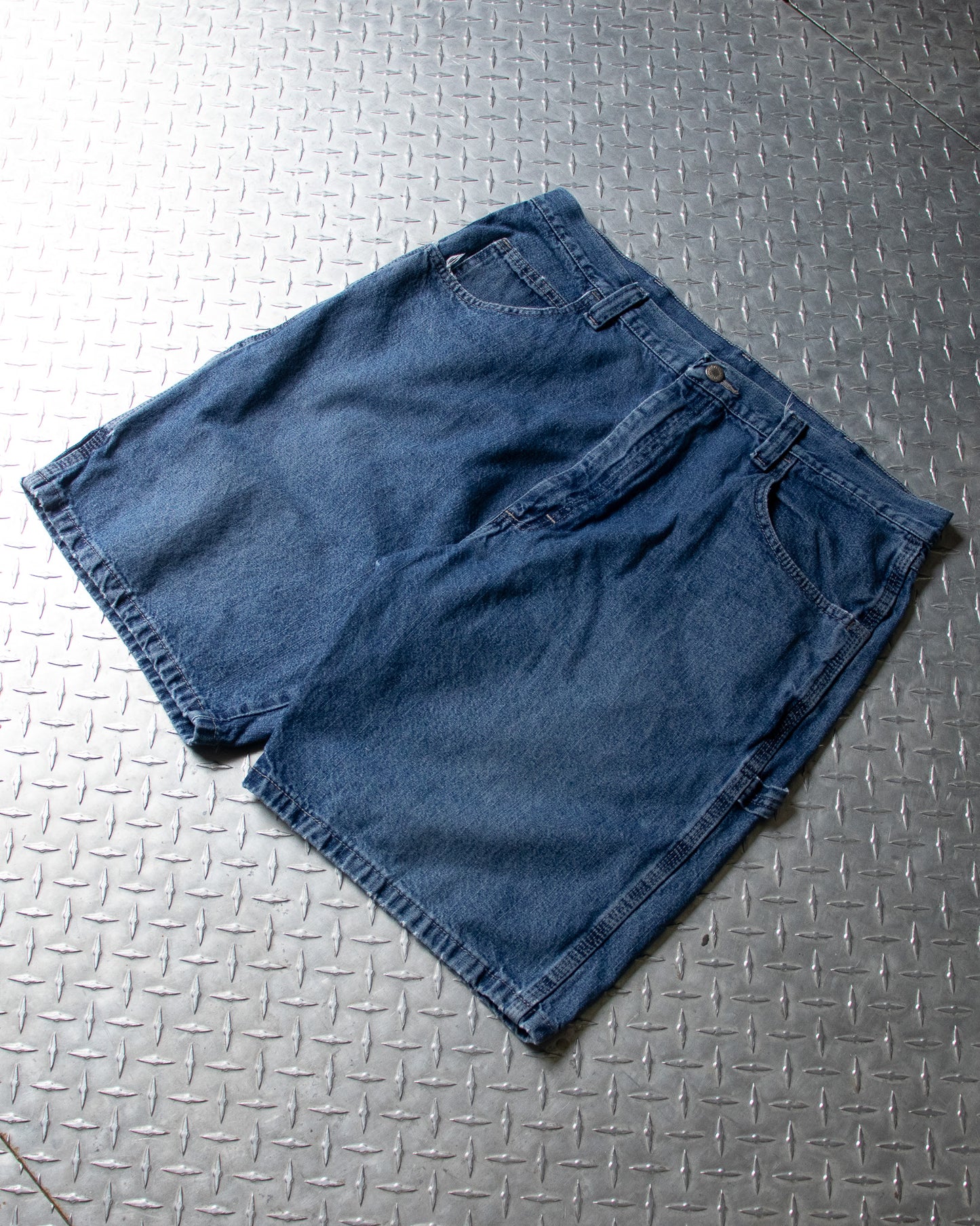 00s Denim Wrangler Carpenter Shorts - 38 Waist