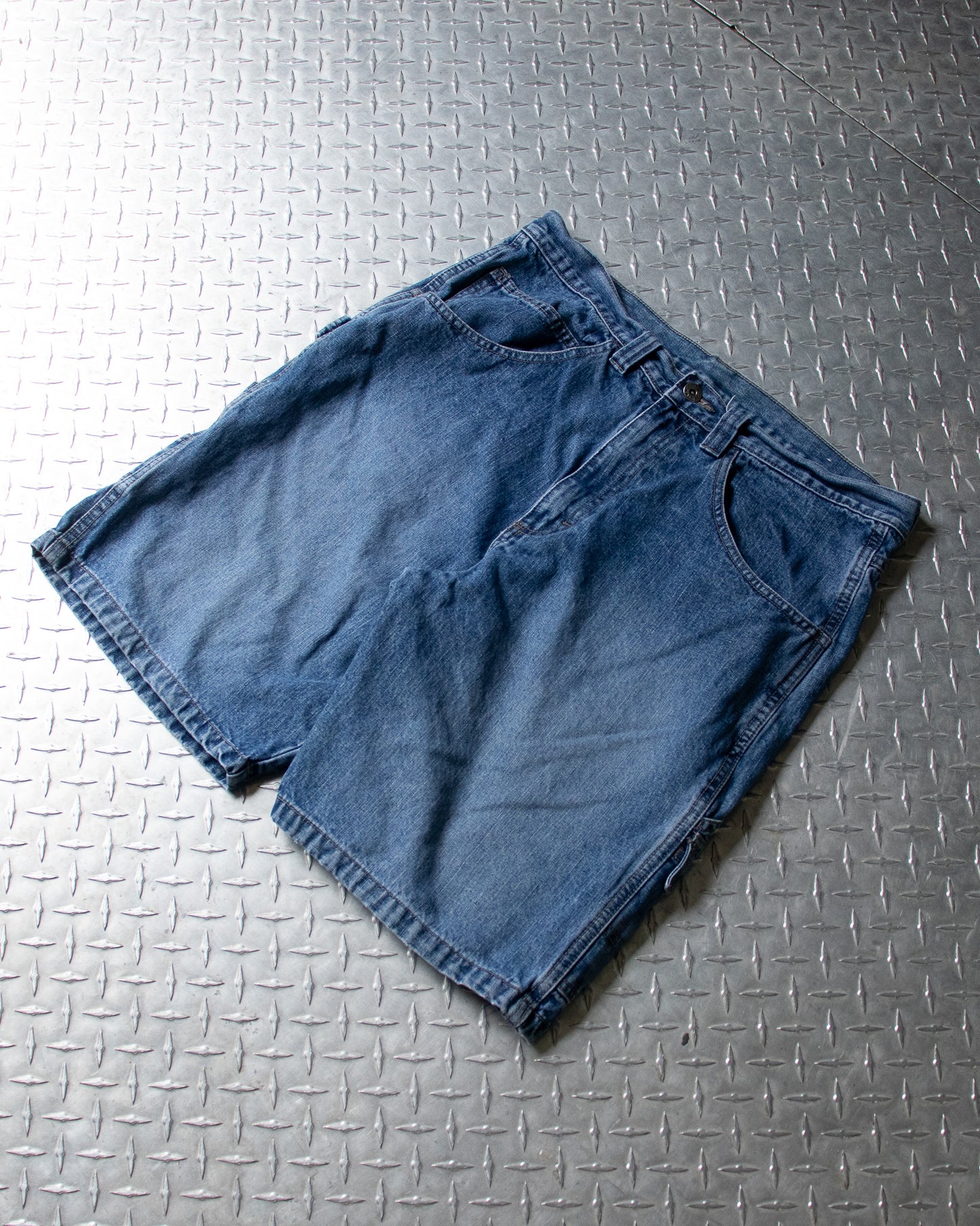 00s Denim Wrangler Carpenter Shorts - 34 Waist