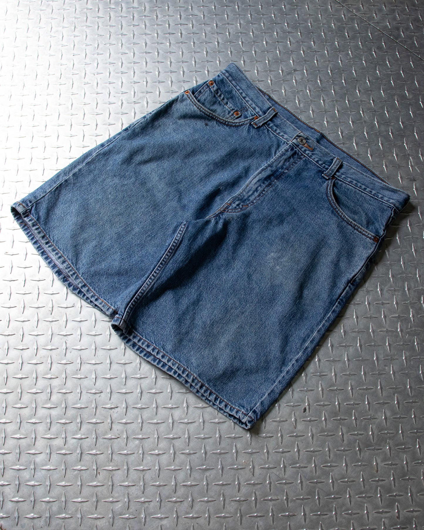 00s Denim Levis Shorts - 37 Waist