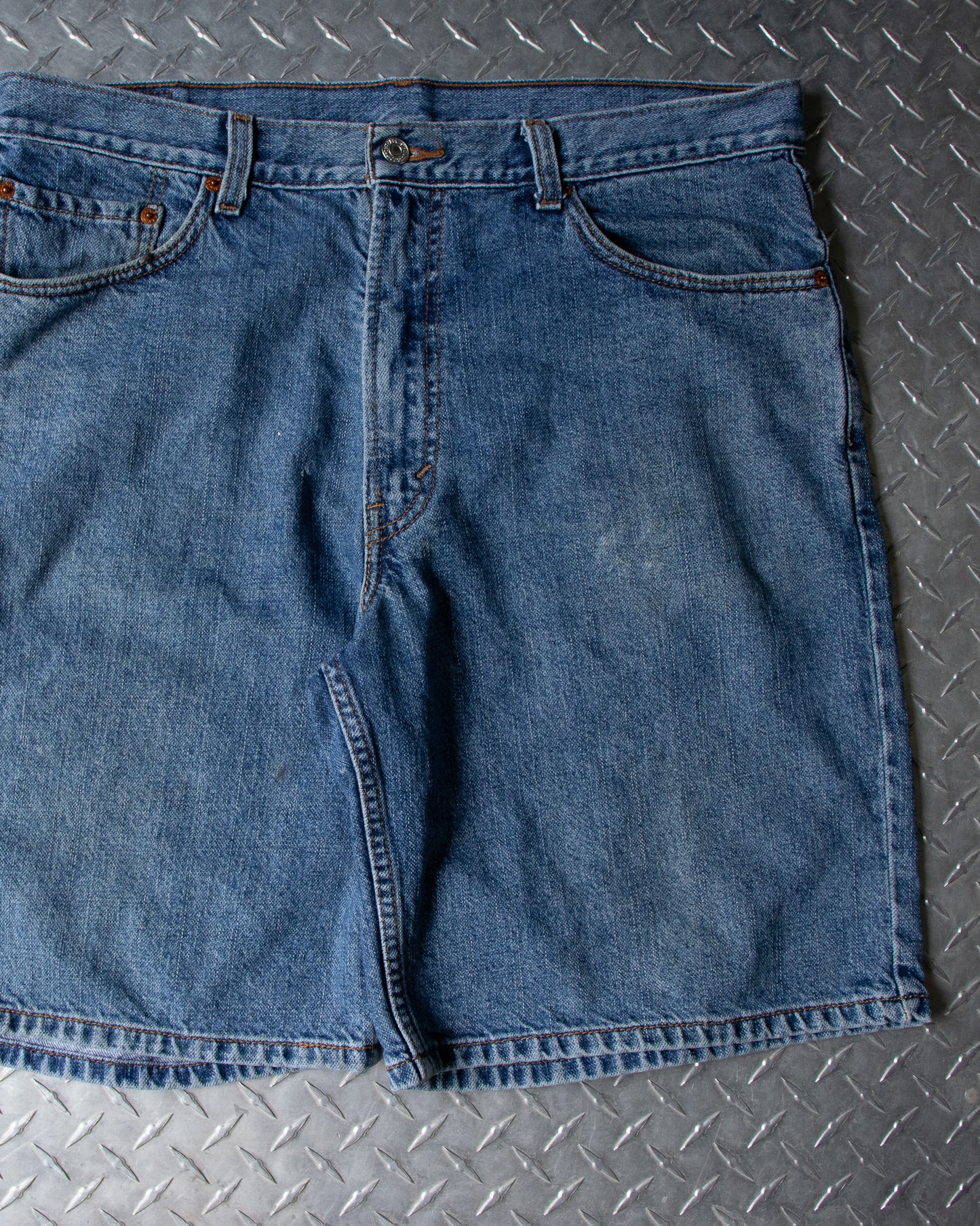 00s Denim Levis Shorts - 37 Waist