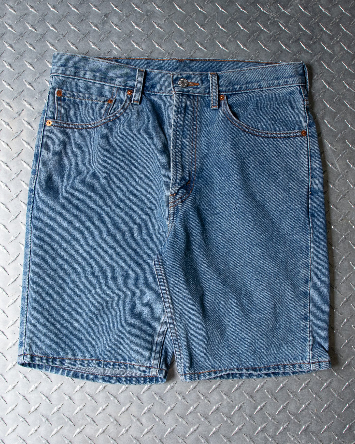 00s Denim Levis Shorts - 35 Waist