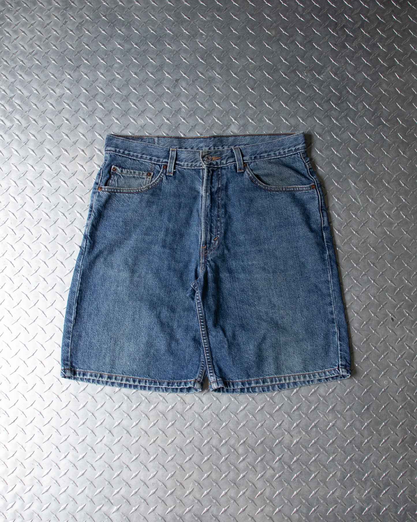 00s Denim Levis Shorts - 34 Waist