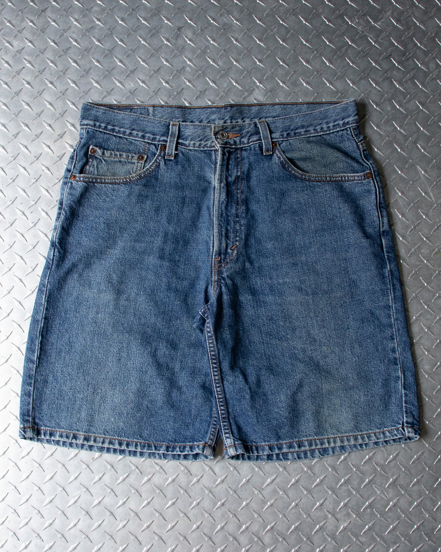 00s Denim Levis Shorts - 34 Waist