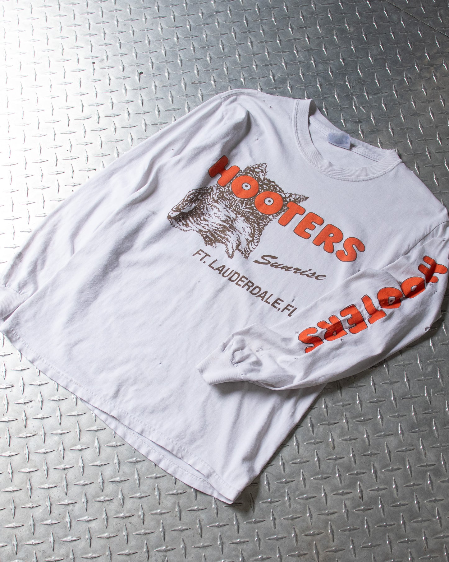 00s Hooters Long Sleeve Shirt - S