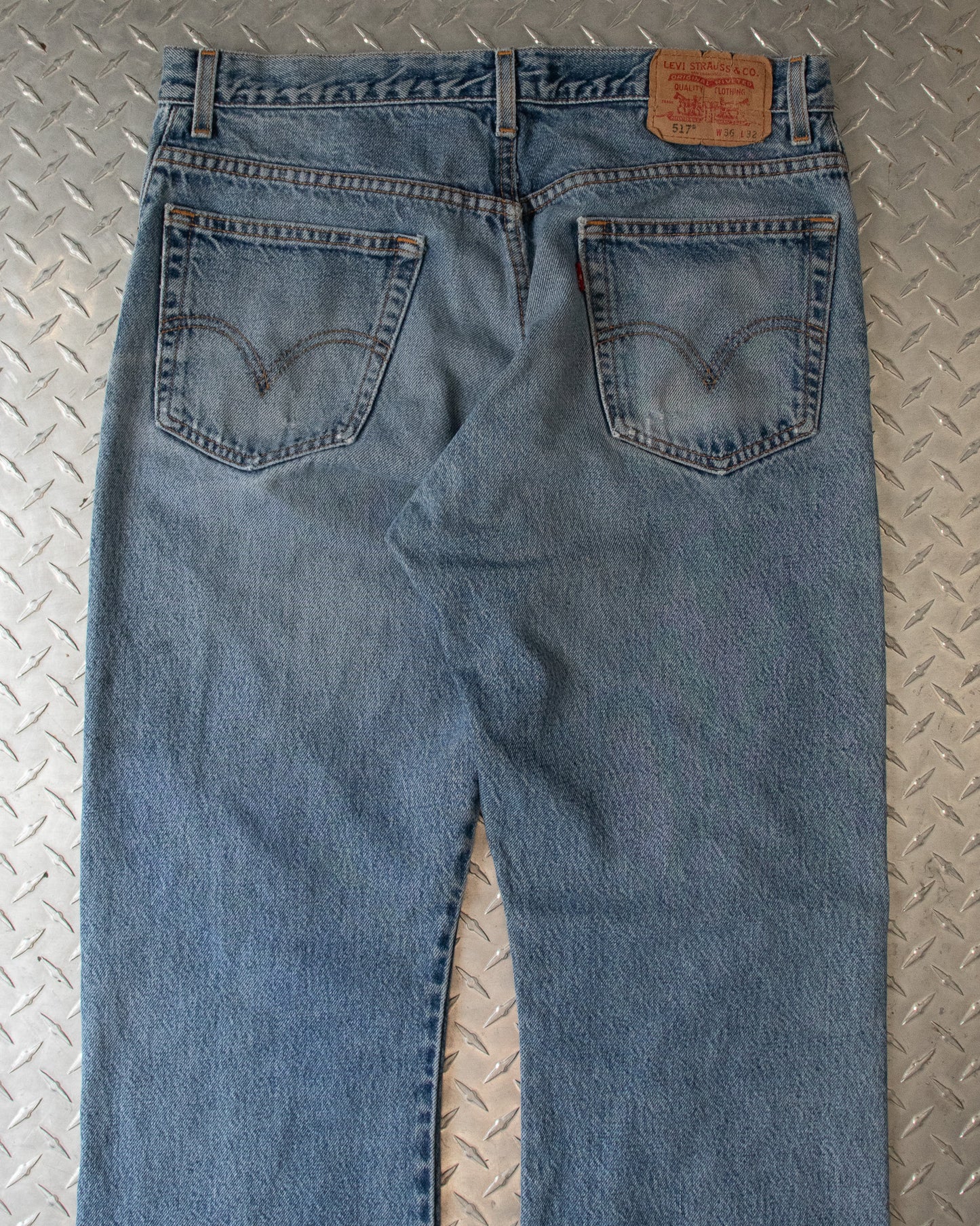 00s Bootcut Levis 517 - 35 x 32