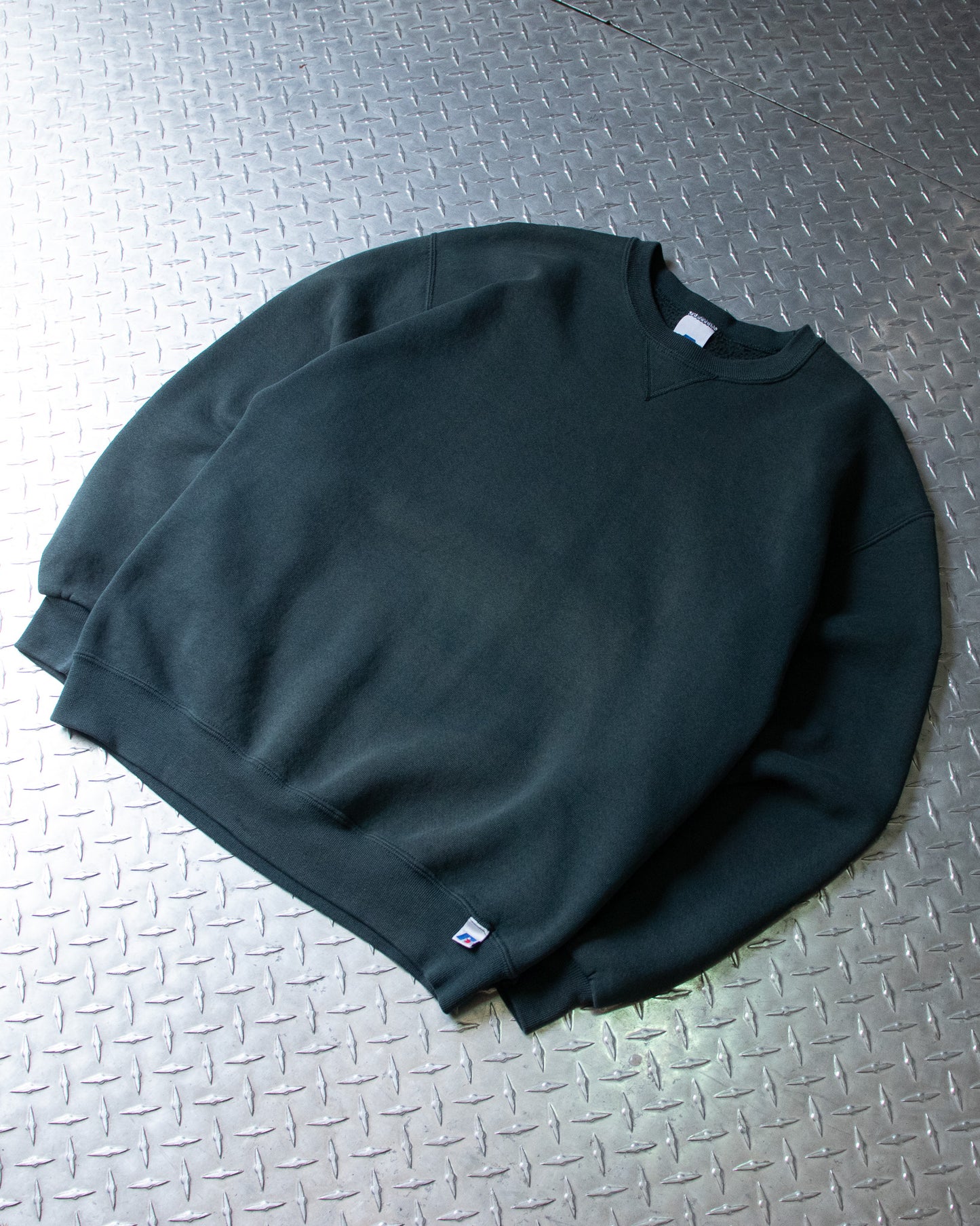 00s Faded Green Russel Crewneck Sweatshirt - L